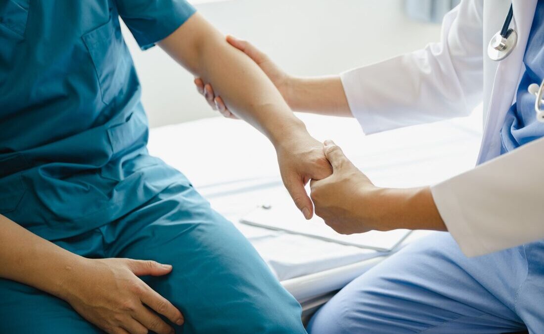 Spine Specialist vs. Orthopedic Doctor